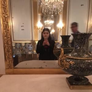 Meet your Posher, Camila